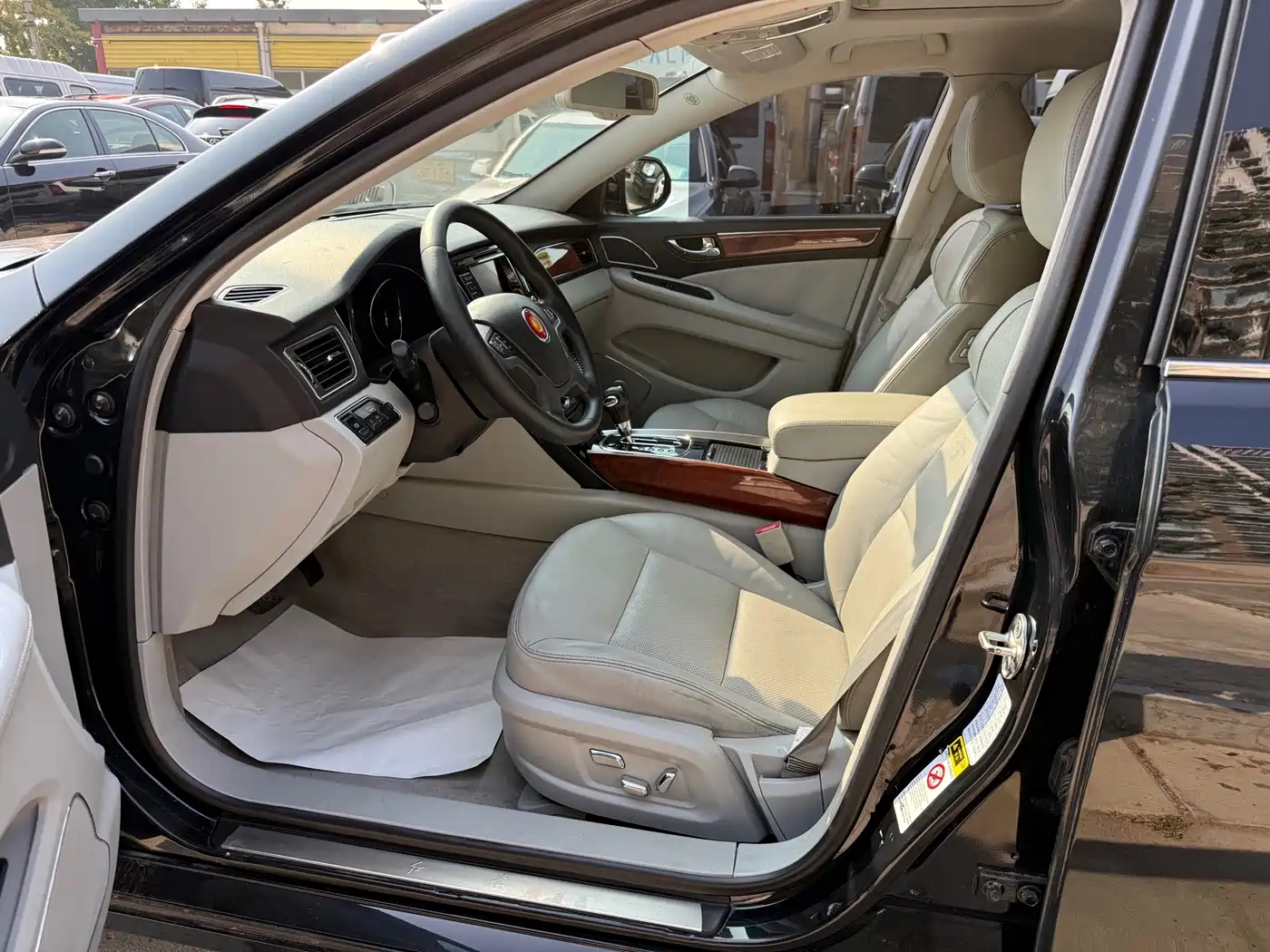 Hongqi H7 2015 2015 2.0T Luxury