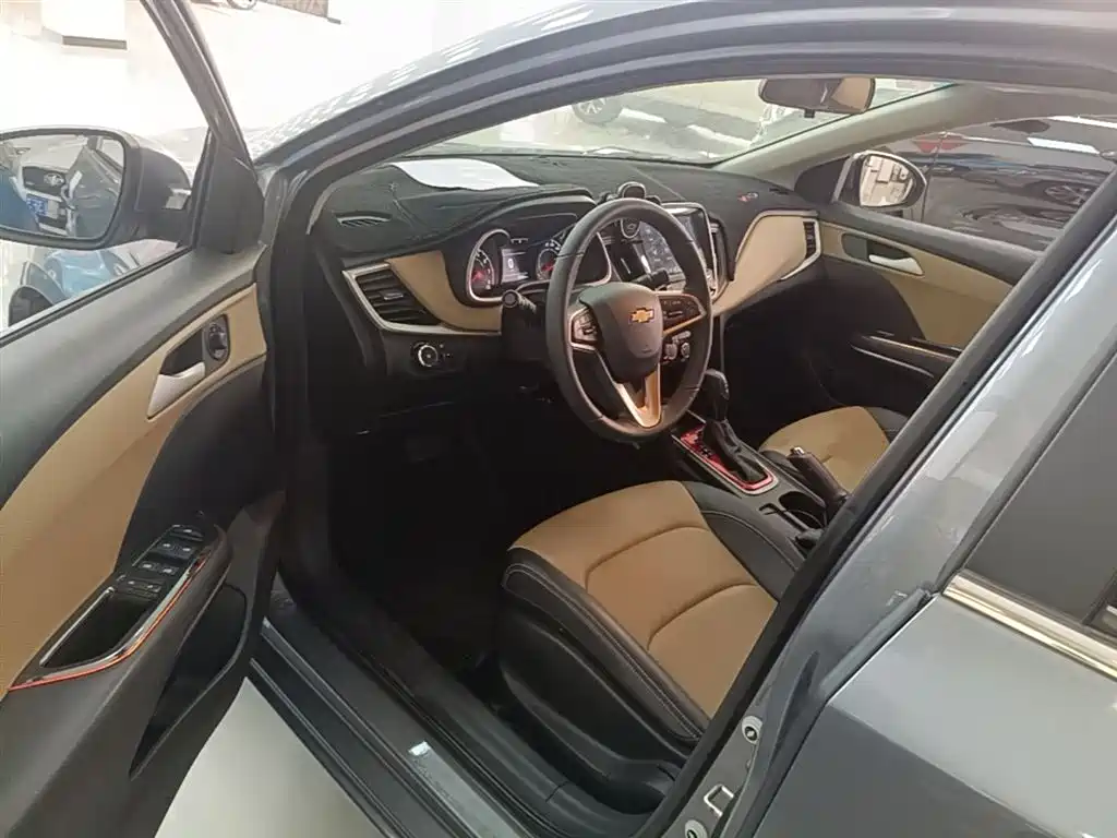 CHEVROLET CRUZE