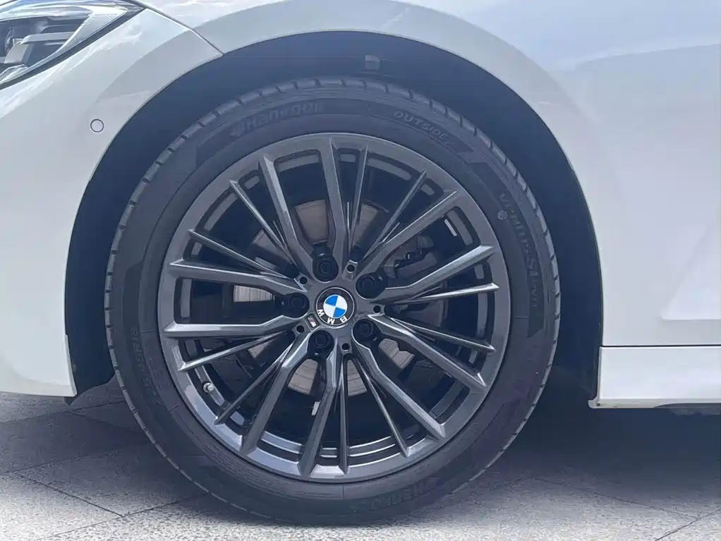 صورة 30 - BMW 3 Series