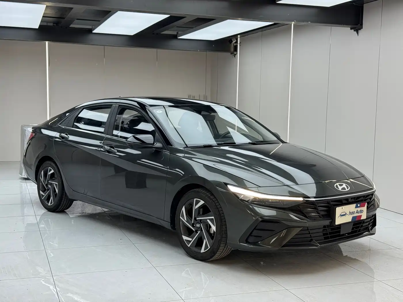 Hyundai Elantra 2023 1.5L CVT TOP Flagship Edition фото 3