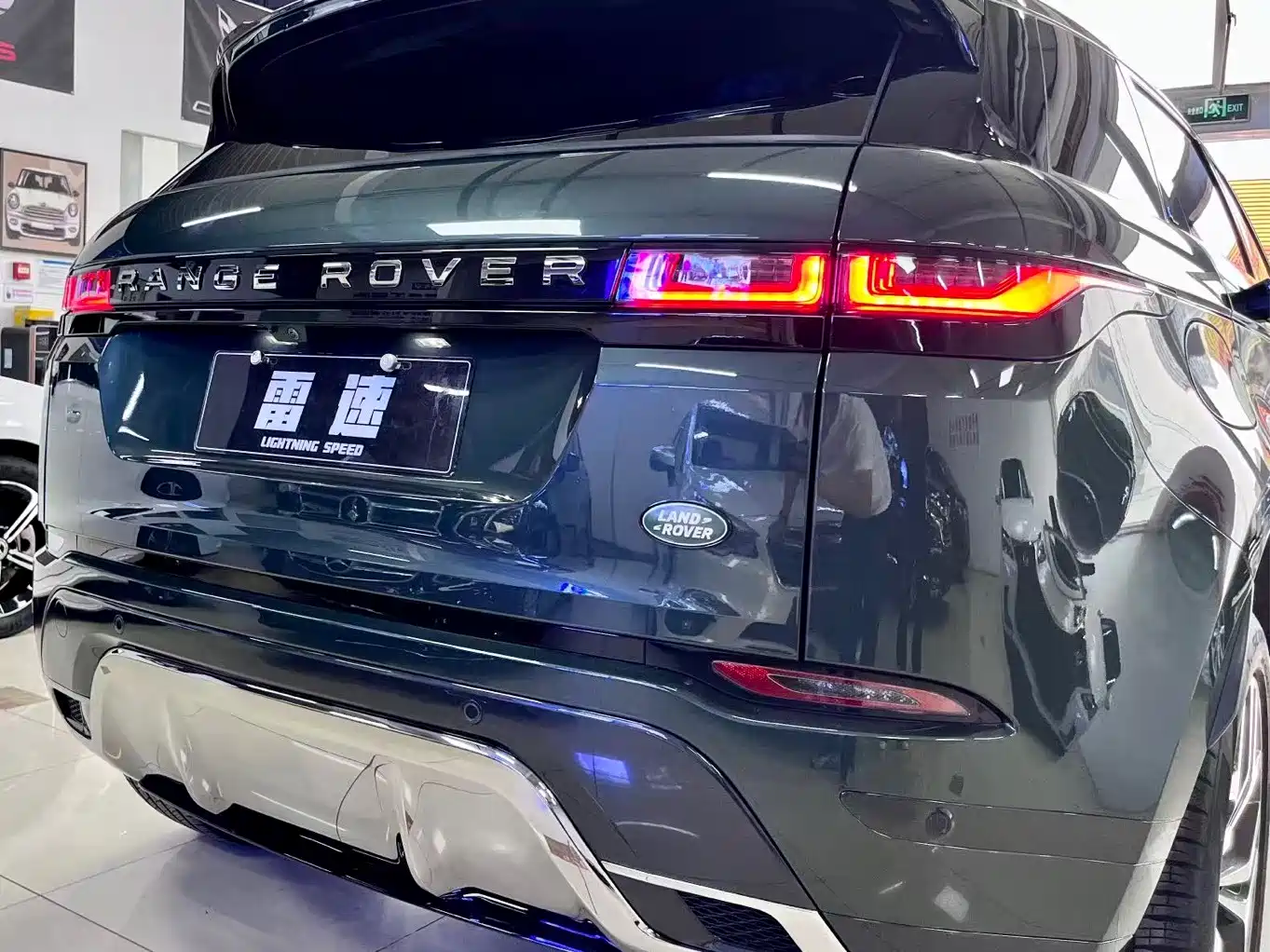 Land Rover Range Rover Evoque 2023 Range Rover Evoque L 249PS Luxury Edition фото 21