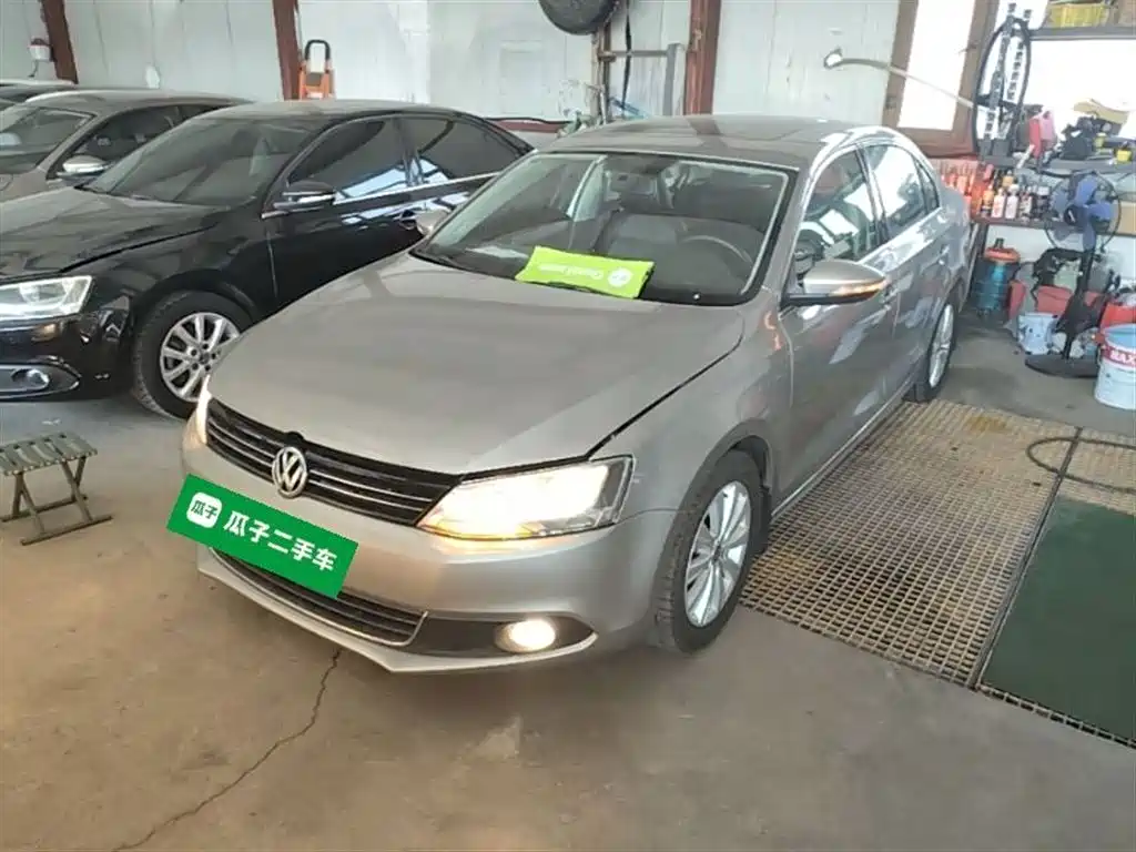 Volkswagen Sagitar 2014 Facelift 1.6L Manual Comfort фото 2