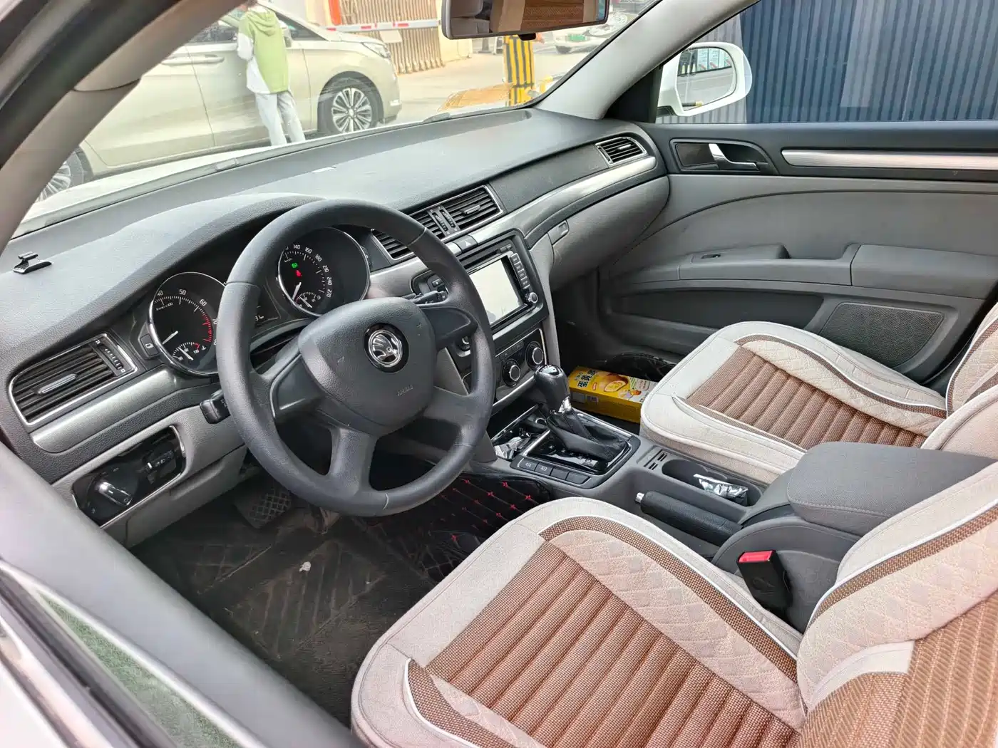 Škoda Superb 2013 1.4TSI DSG Gentleman Edition фото 7