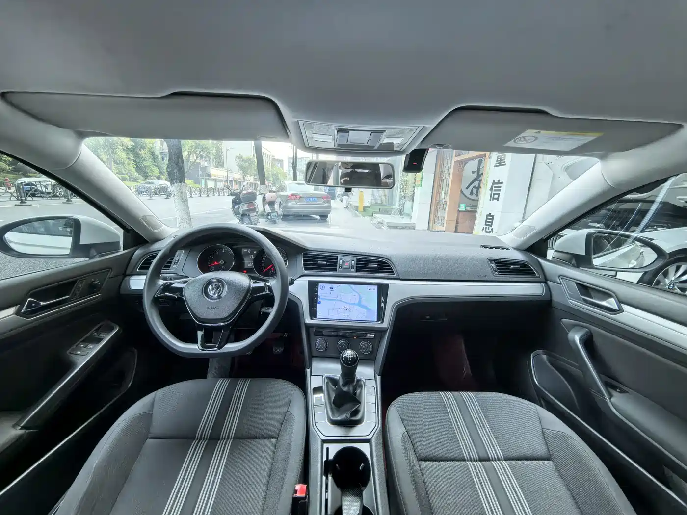 Volkswagen Lamando 2018 230TSI Manual Trend Edition фото 9