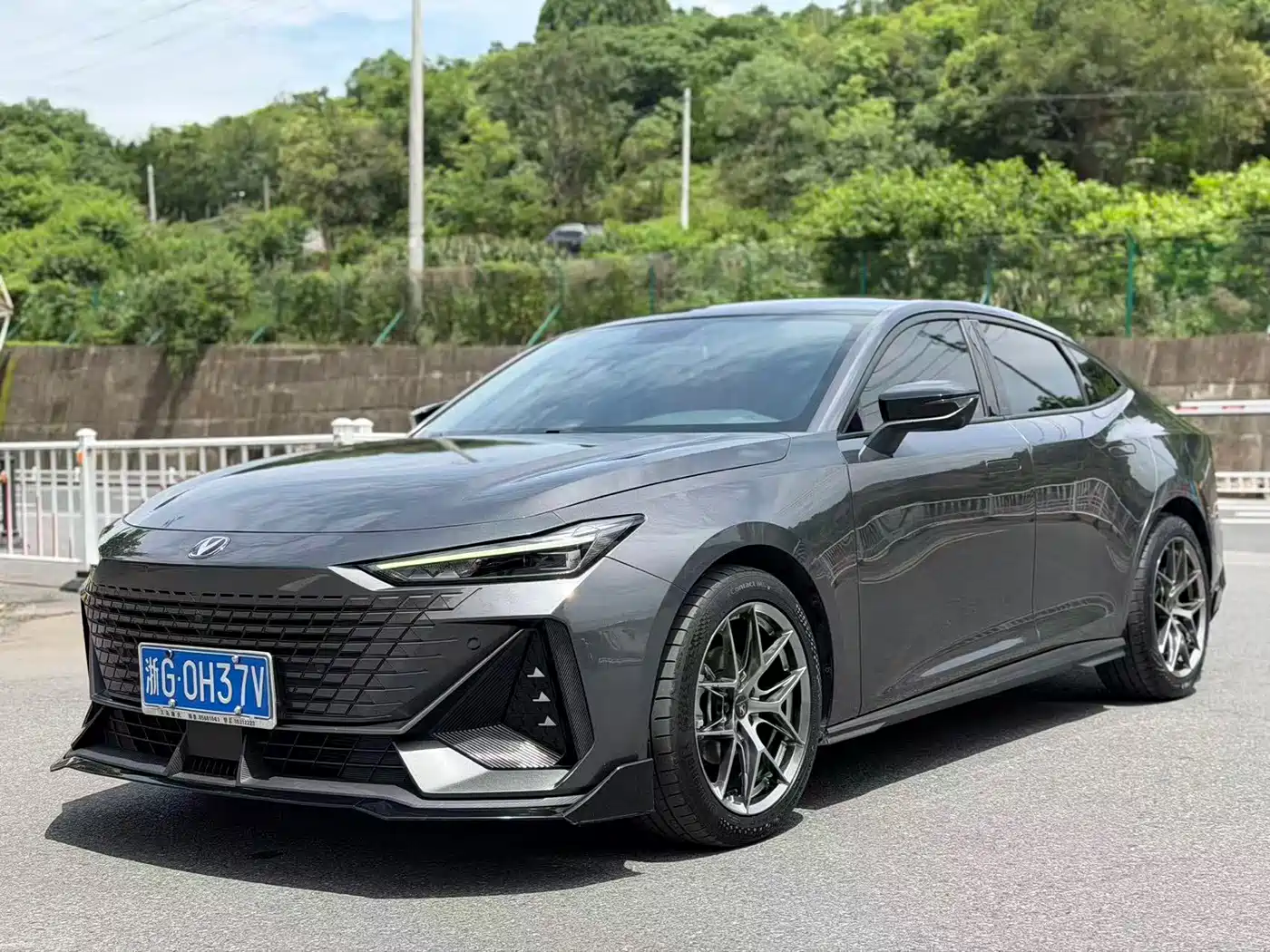 Changan UNI-V 2023 1.5T Luxury Edition