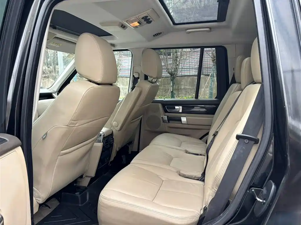 Land Rover Discovery 2012 3.0 SDV6 HSE Diesel фото 8