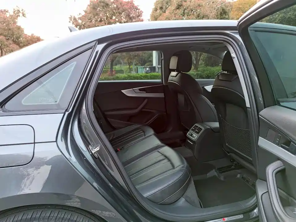 Audi A4L 2022 40 TFSI Luxury Dynamic фото 7