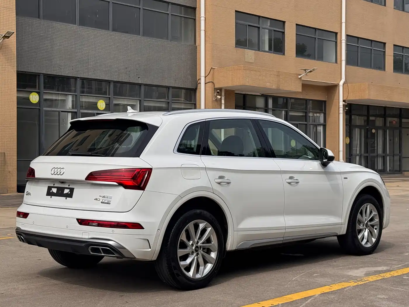Audi Q5L 2022 40T Luxury Dynamic фото 4