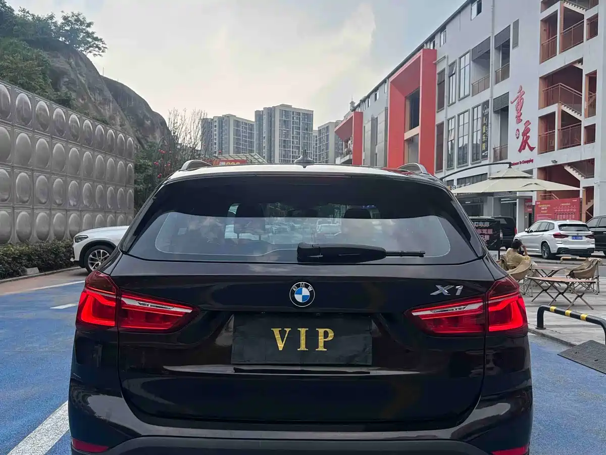 BMW X1 2018 sDrive18Li Premium Model фото 12