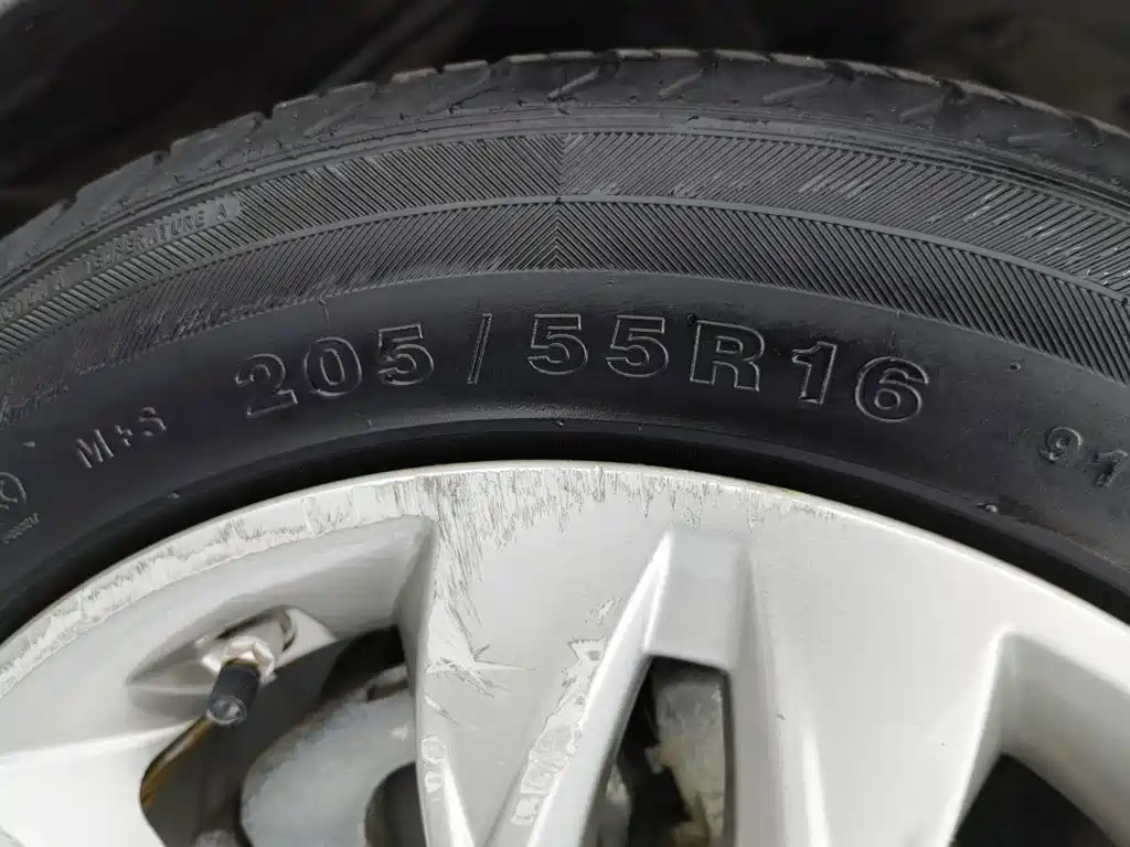 Фото 24 - Geely Emgrand