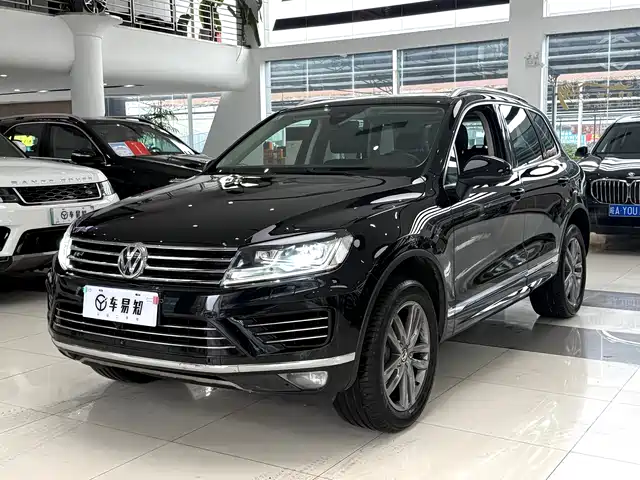 VOLKSWAGEN TOUAREG