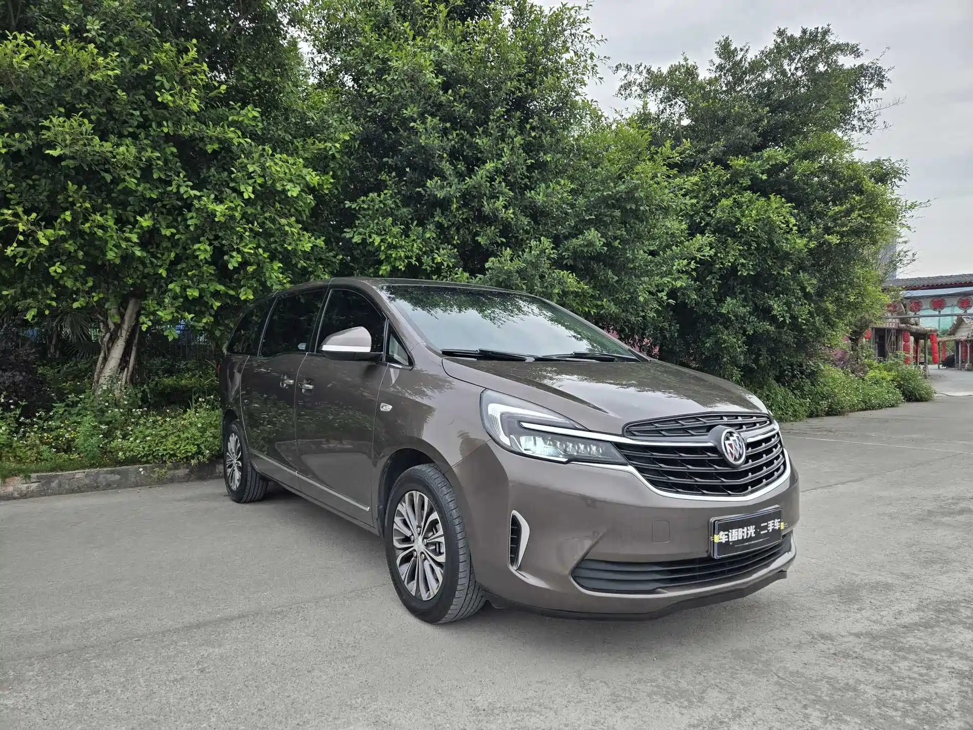 Фото 2 - Buick GL8