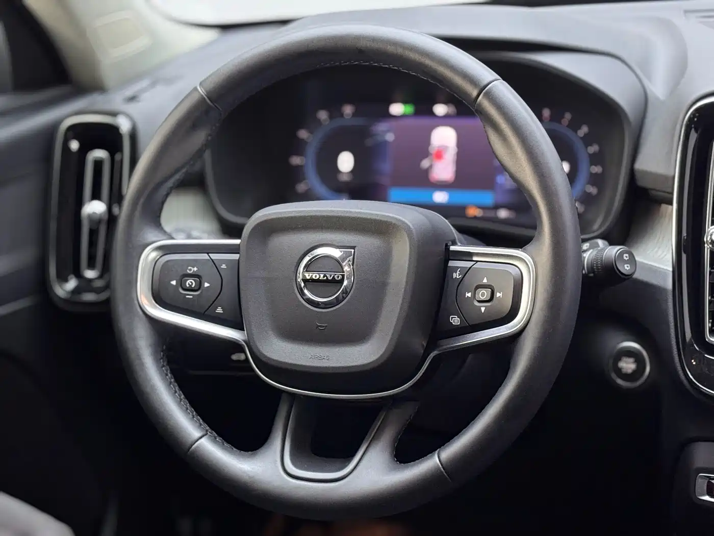 2024 Volvo XC40