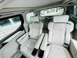 Фото 10 - Volvo EM90