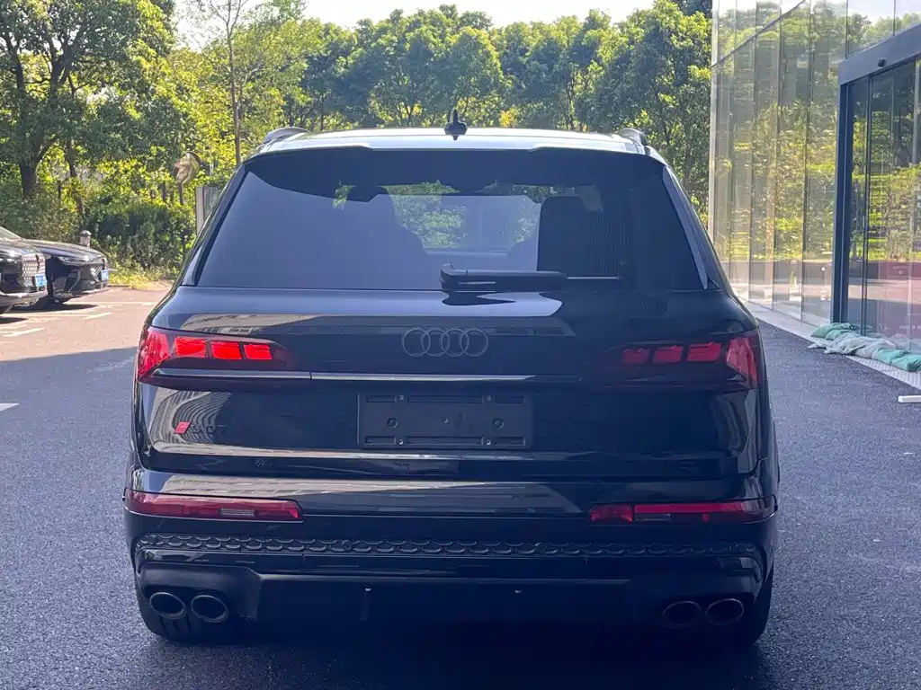 Audi SQ7 2026 2024 4.0 TFSI