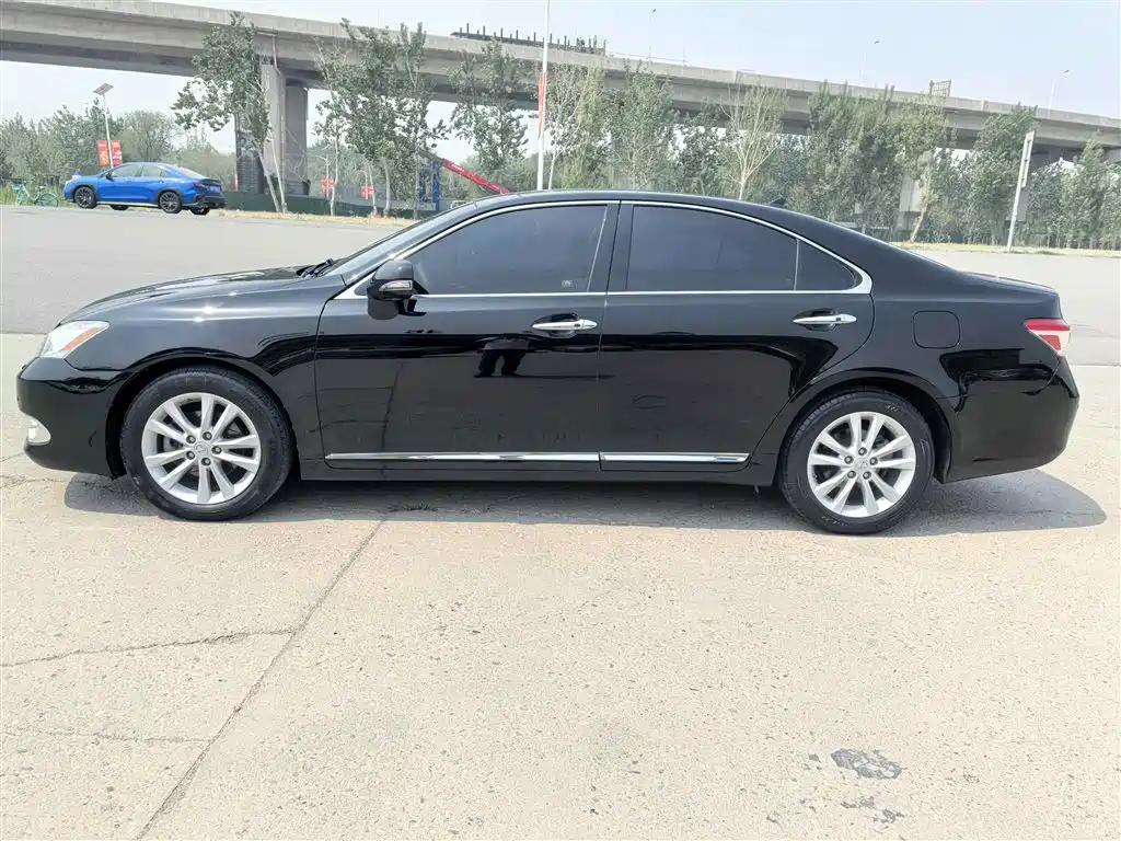 Lexus ES 2012 240 Special Limited Edition фото 16