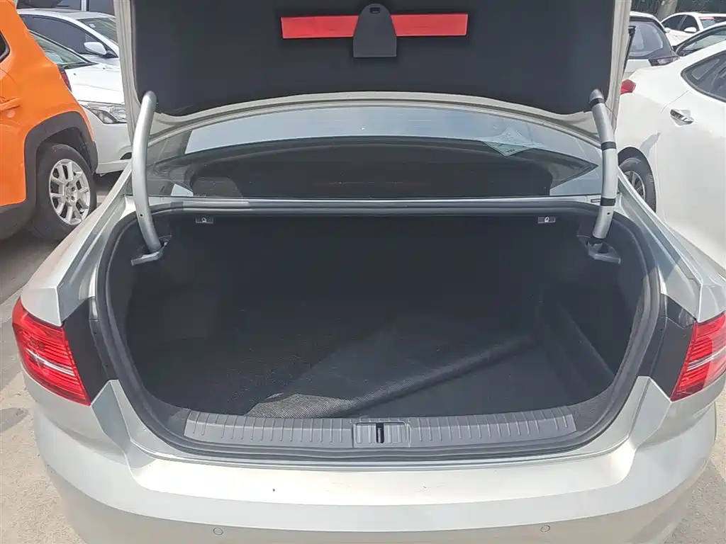 Volkswagen Magotan 2017 330TSI DSG Luxury фото 19