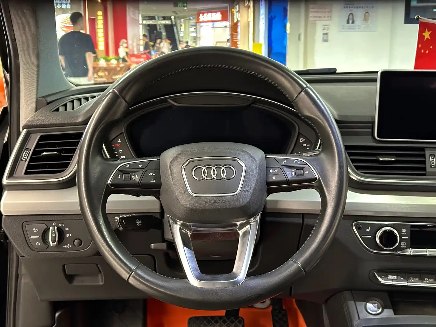 Фото 16 - Audi Q5L
