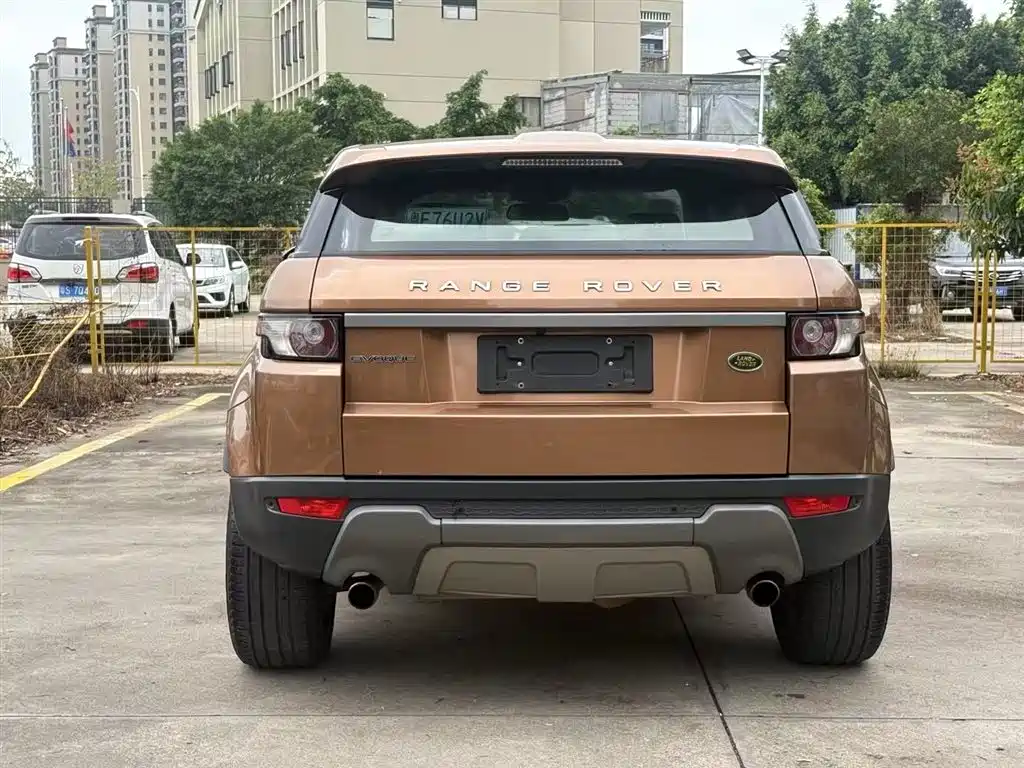 Land Rover Range Rover Evoque 2015 2.0T 5-Door Fashion Edition фото 5