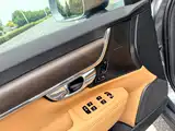 Photo 14 - Volvo V90