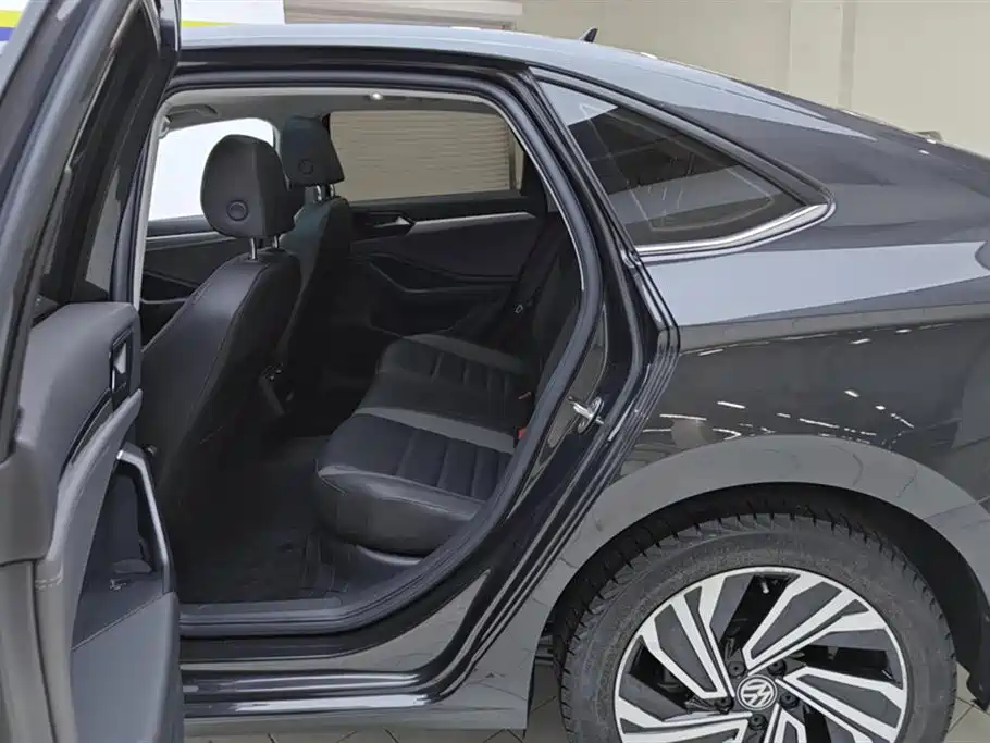 Volkswagen Sagitar 2021 280TSI DSG Surpassing Edition фото 11
