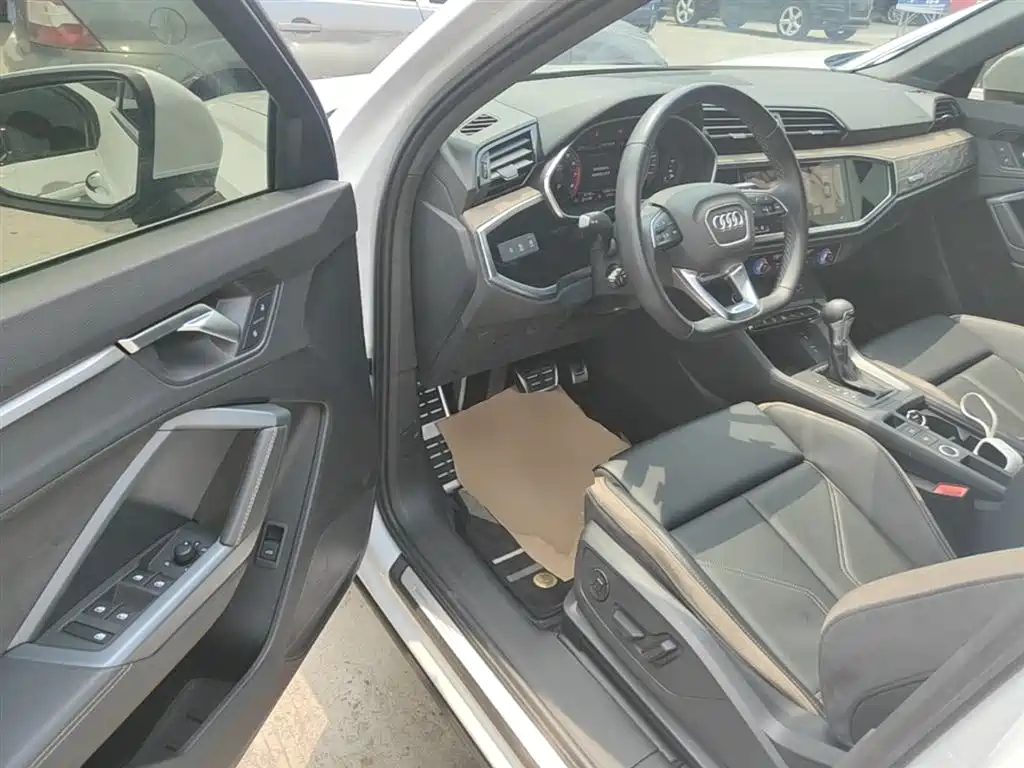 Audi Q3 2024 35 TFSI Fashion Elegance фото 16