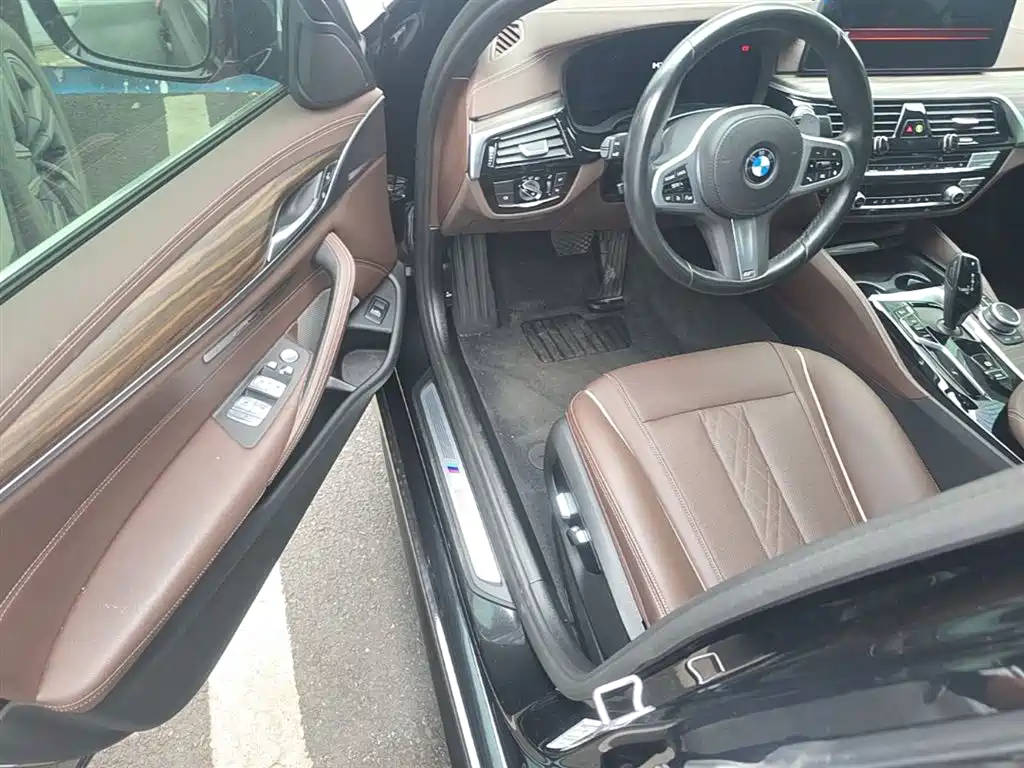 BMW 5 Series 2022 530Li Leading M Sport Package фото 23