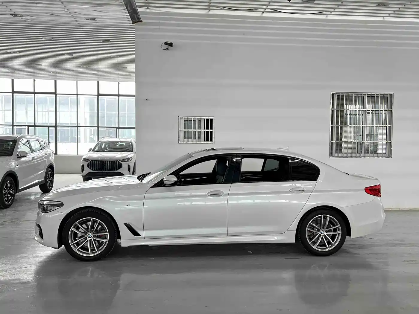 BMW 5 Series 2018 525Li M Sport Package фото 2