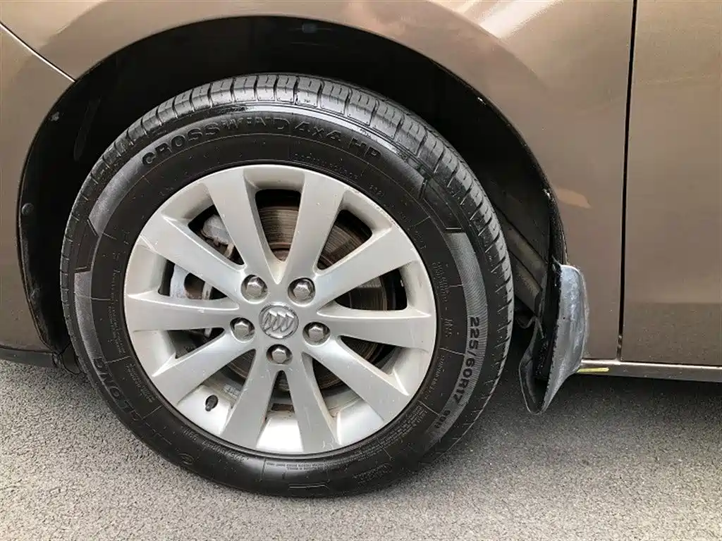 Buick GL8 2015 2.4L Luxury Business Exclusive Edition фото 16