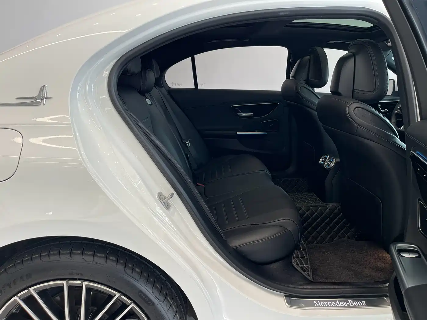 Mercedes-Benz C-Class 2024 C 260 L Sport фото 18