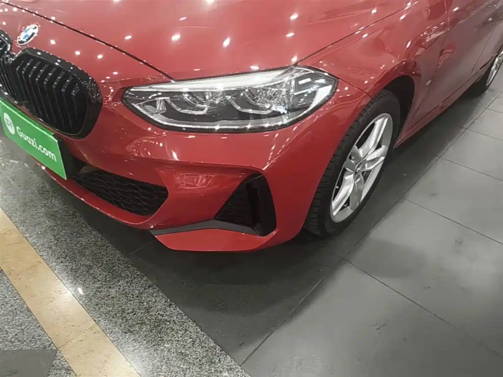 BMW 1 Series 2021 120i M Sport Shadow Edition фото 24