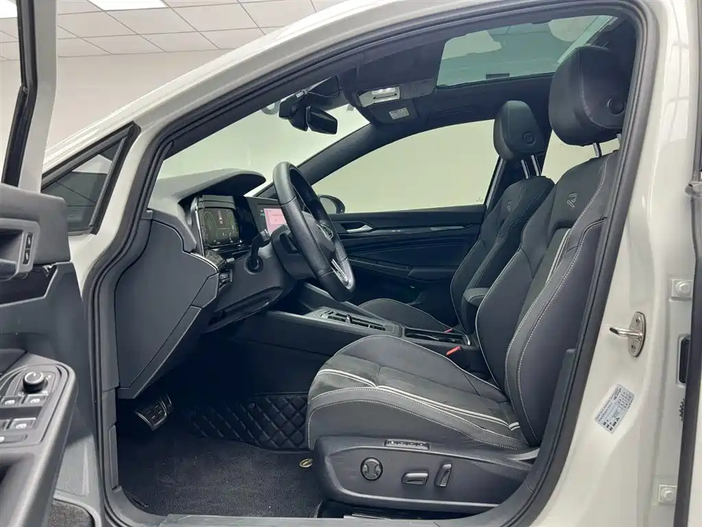 Volkswagen Golf 2021 280TSI DSG R-Line фото 14