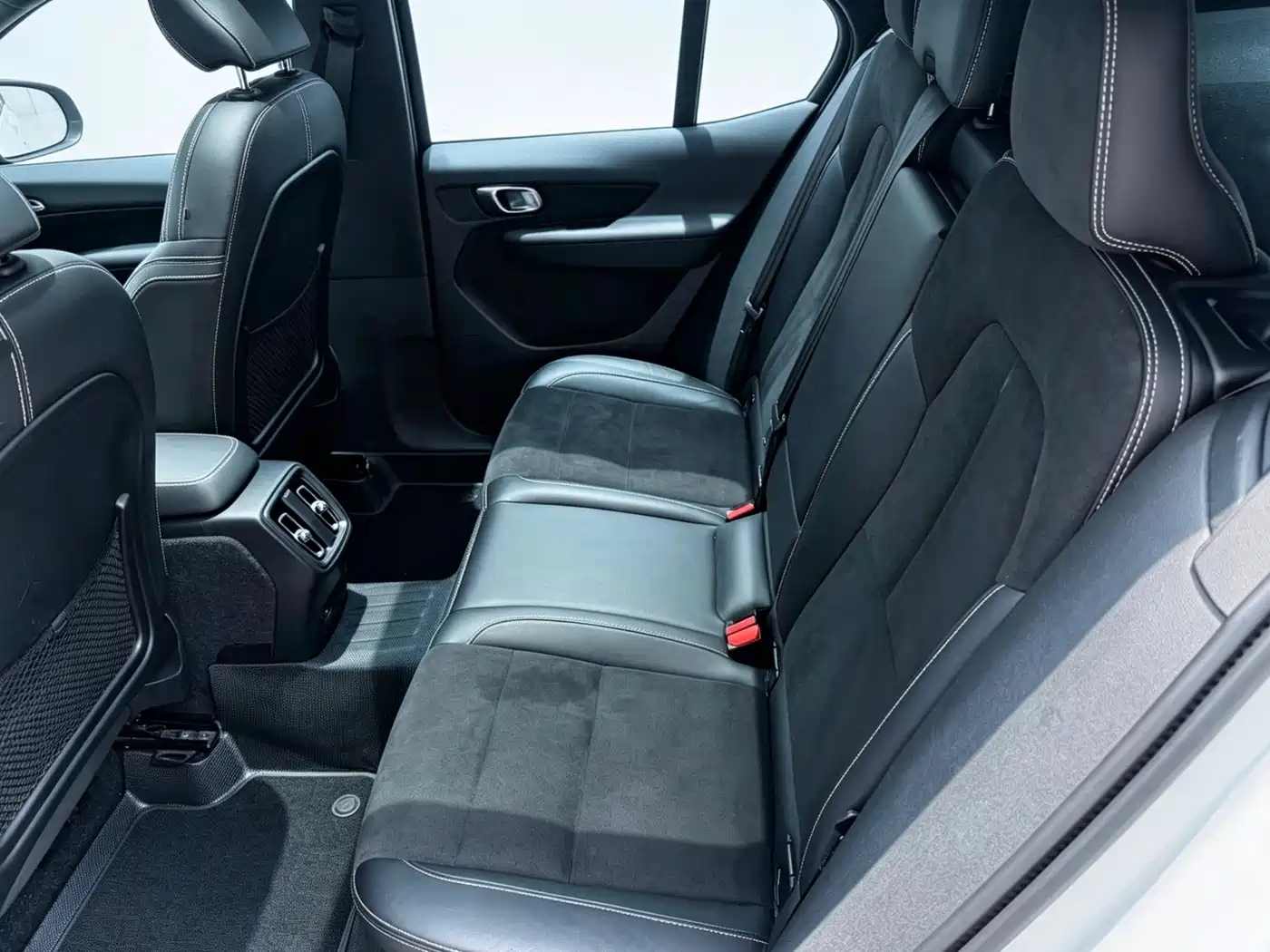Volvo XC40 New Energy 2022 2021 P8 EV AWD Elegant Sport