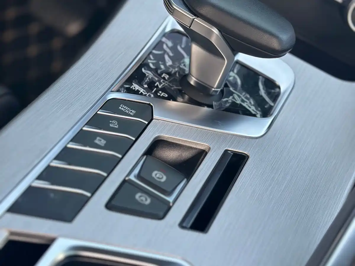 Фото 20 - Geely Coolray