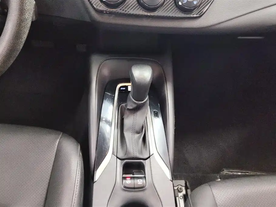 Toyota Corolla 2019 1.2T S-CVT GL Pioneer Edition фото 16