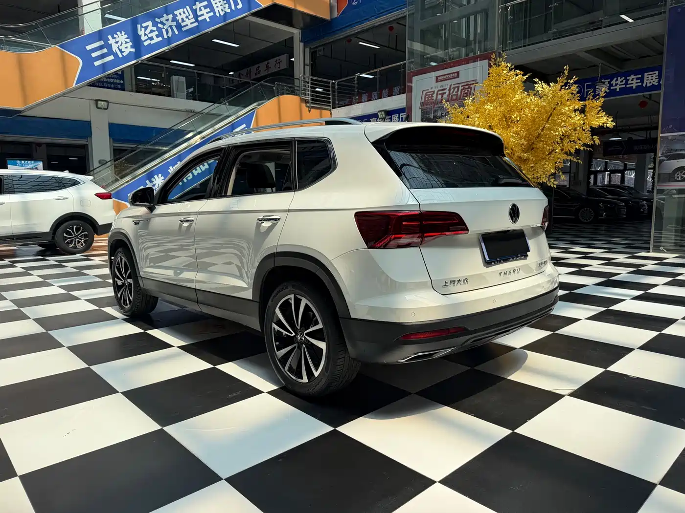 Volkswagen Tharu, миниатюра 11
