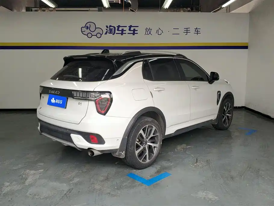 Lynk & Co 01 2017 2.0T AWD Pro фото 3