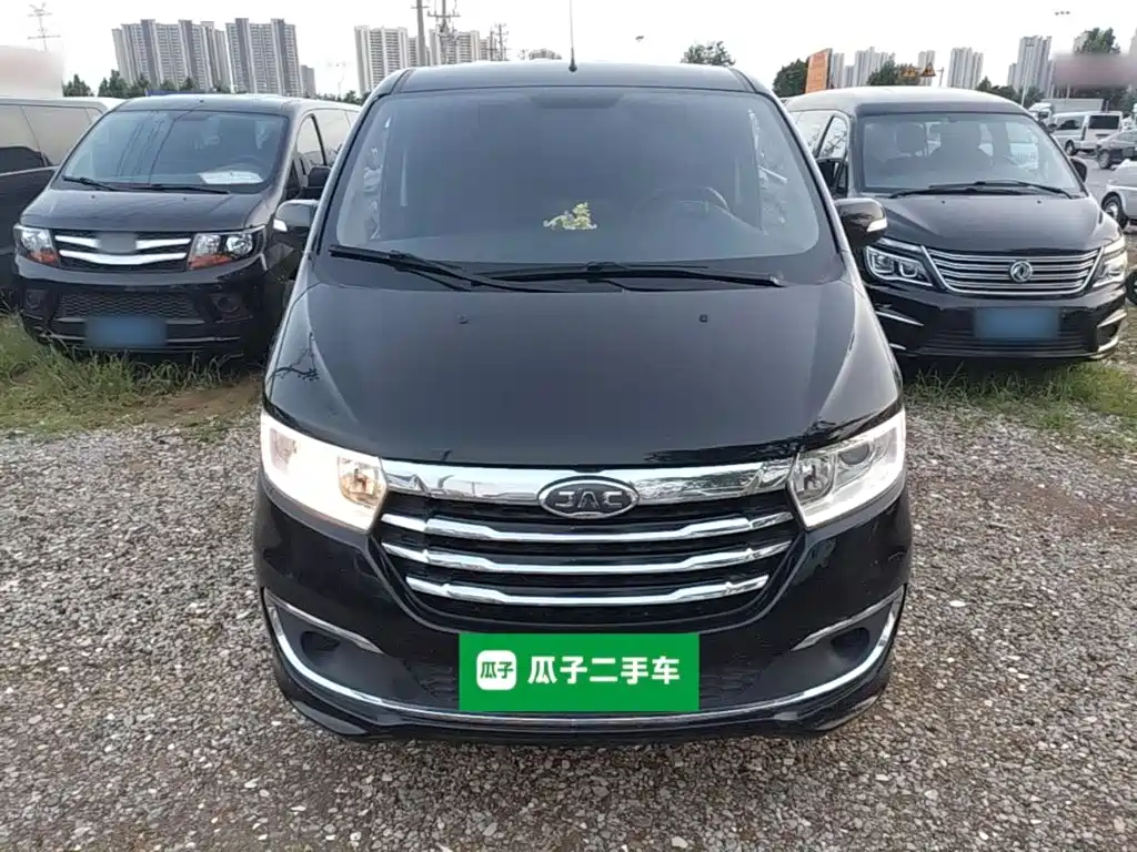 JAC Refine M3 2025 2025 PLUS 1.8L Manual Comfort 9-seater