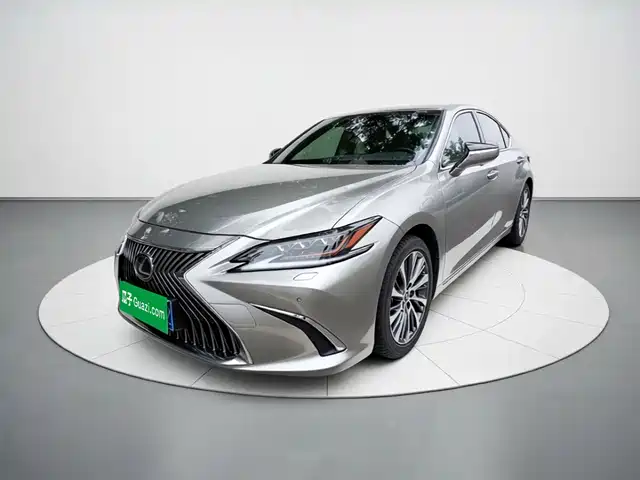 Lexus ES 2021