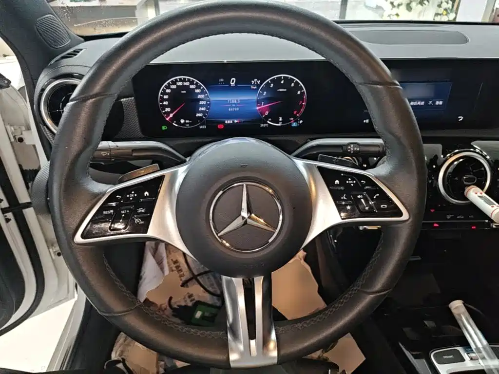 صورة 11 - Mercedes-Benz A-Class