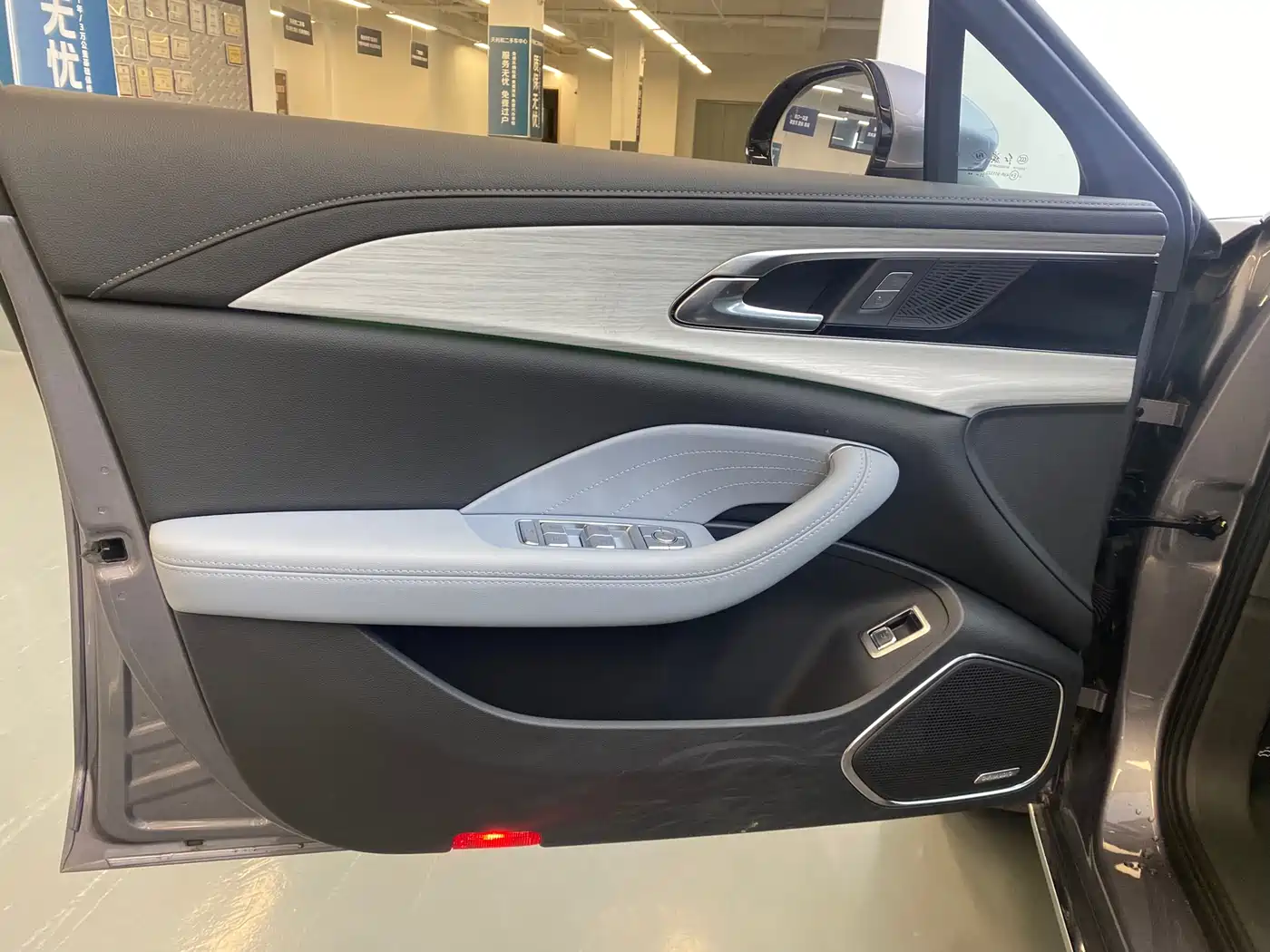 Hongqi H5 PHEV 2025 170 Super Hybrid Edition фото 5