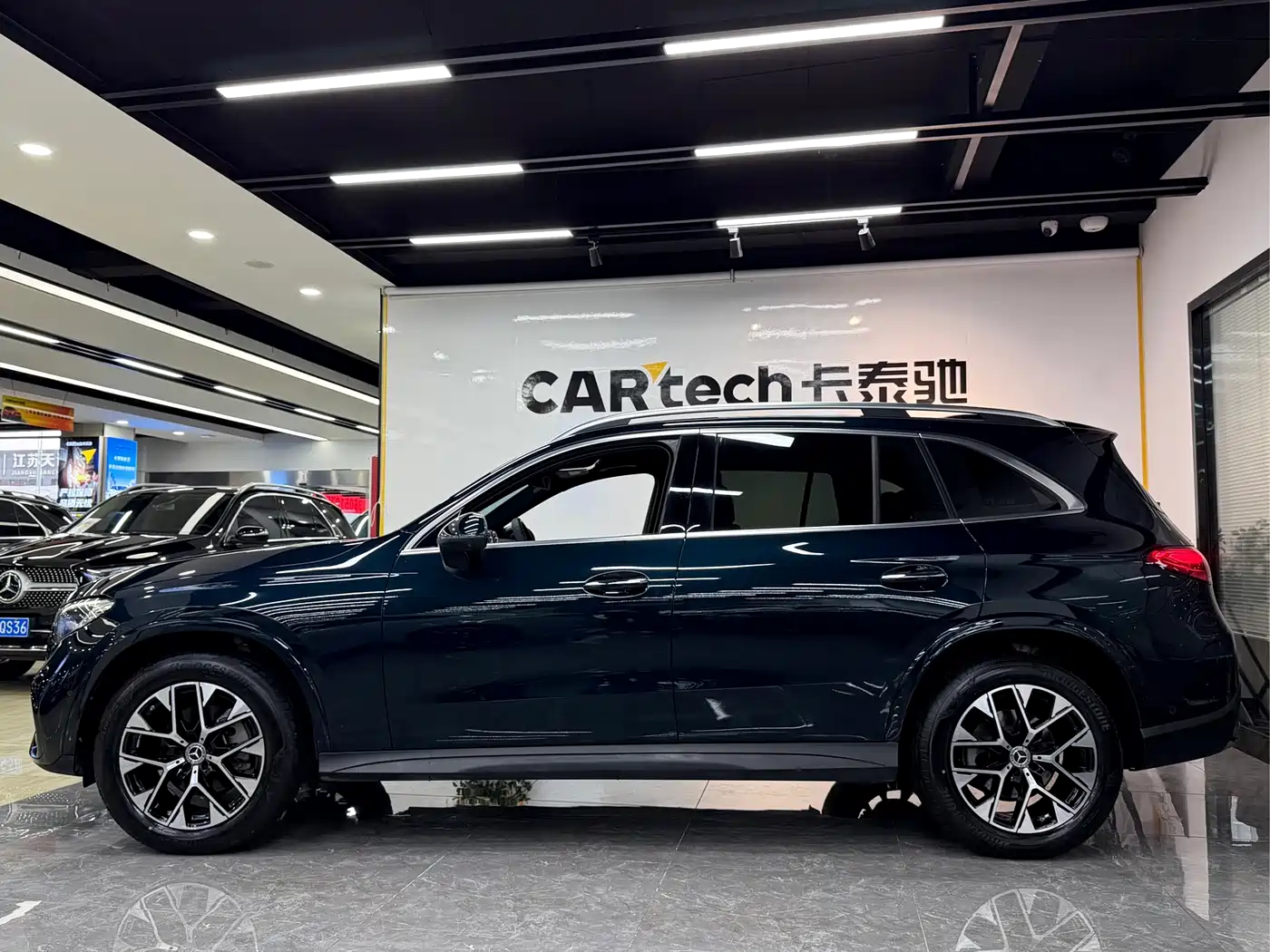 MERCEDES-BENZ GLC