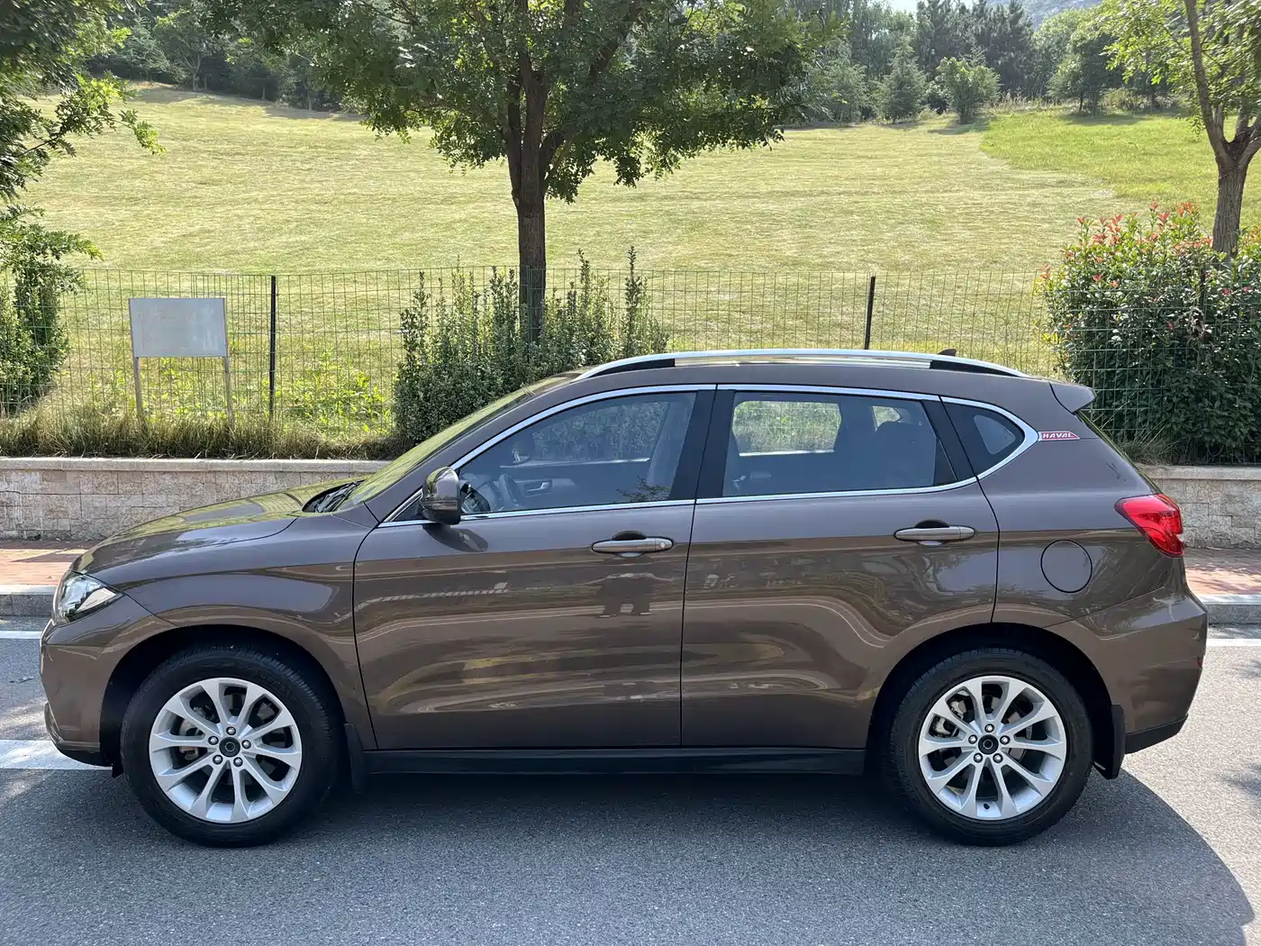 Photo 34 - Haval H2