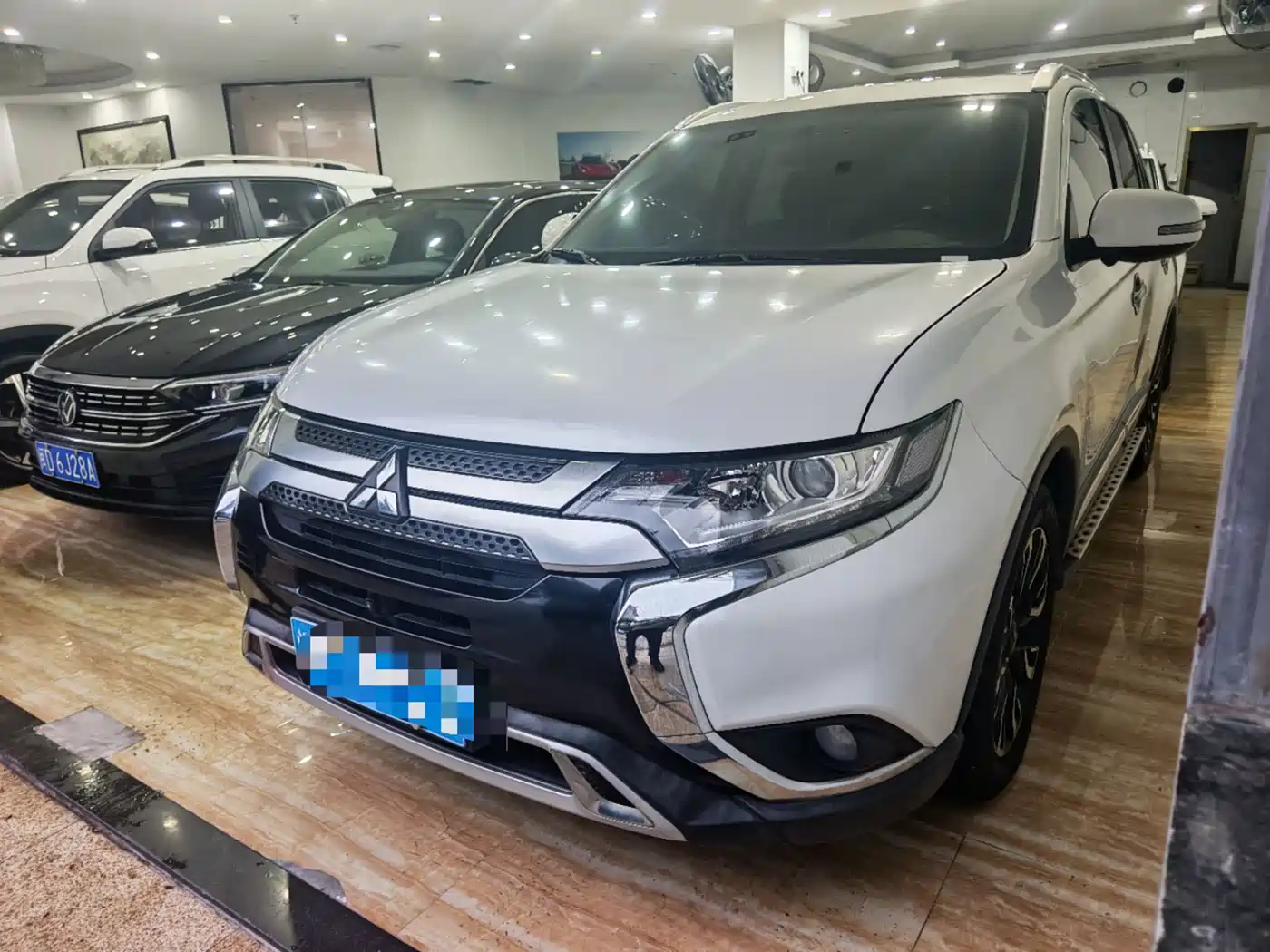 Mitsubishi Outlander 2021 2020 2.0L 2WD Premium 5-seater
