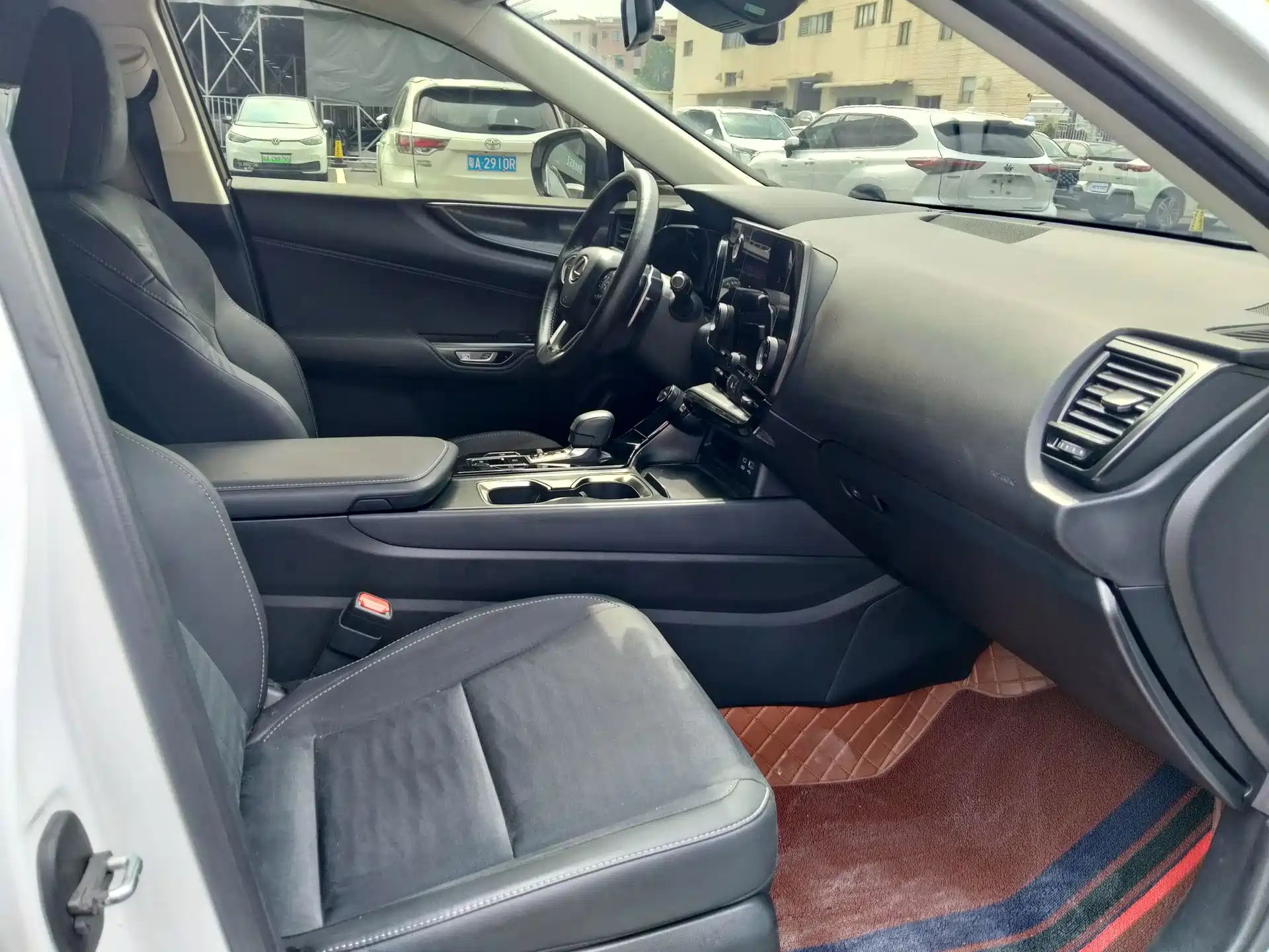 Фото 9 - Lexus NX