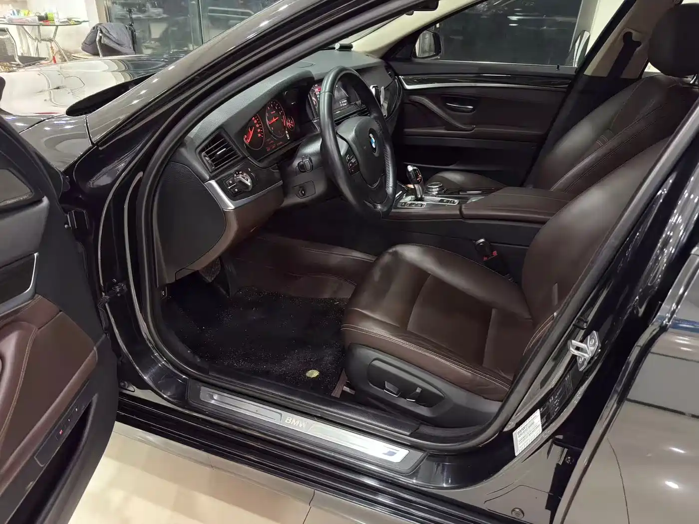 BMW 5 Series 2014 525Li Luxury Design Package фото 4