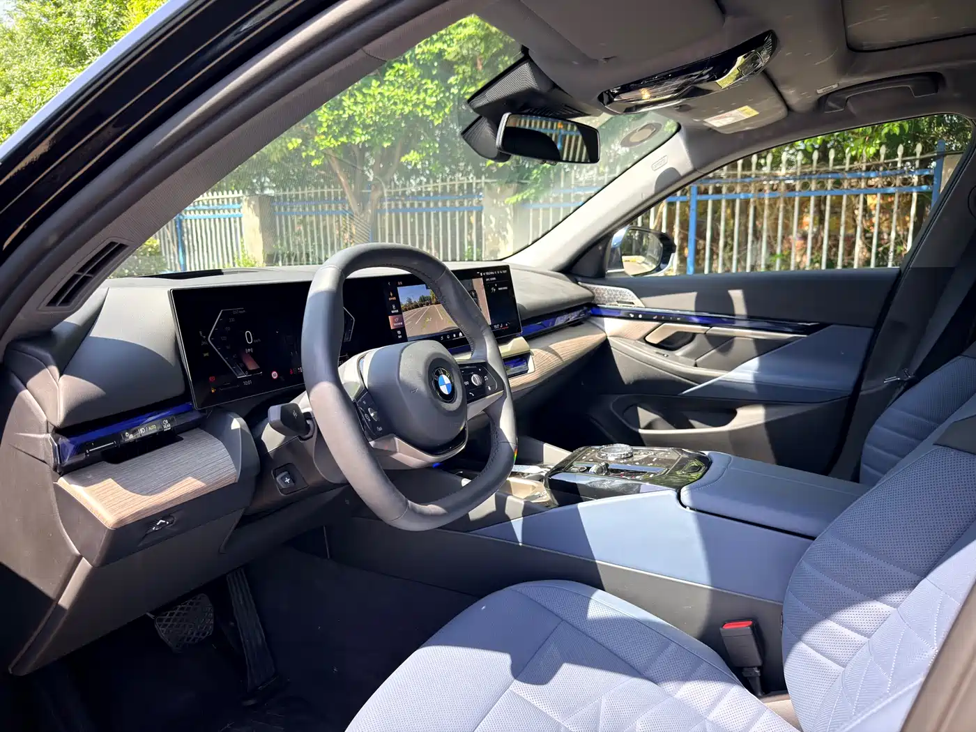 BMW 5 Series 2024 530Li Premium M Sport Package фото 3