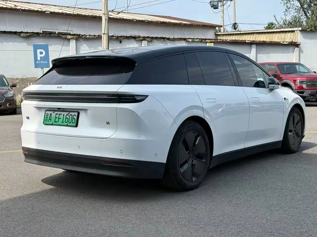 Photo 4 - Li Auto i6
