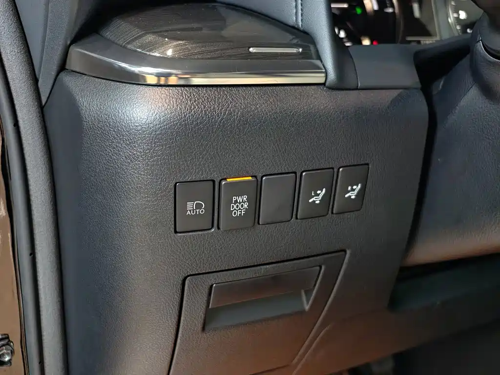 Lexus LM 2021 2020 300h 4-Seat Imperial Edition