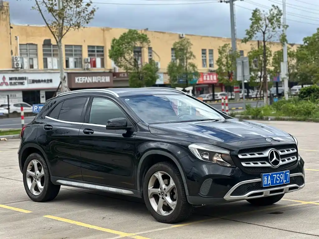Фото 2 - Mercedes-Benz GLA